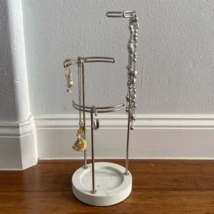 Umbra 3-Tier Jewelry‎ Display